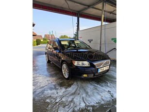 VOLVO V50 2.4 Momentum