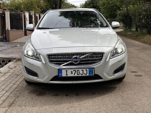 VOLVO V60 1.6 D DRIVe Summum Garancia - Vonóhorg - Xenon