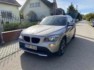 BMW X1 sDrive18d (Automata) vezetett szervizkönyv. 180.000 km . nagy navigáció. xenon lámpa. sport multikorm