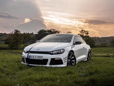 VOLKSWAGEN SCIROCCO 2.0 CR TDI DSG R optika. minden átalakítás a forgalmiban