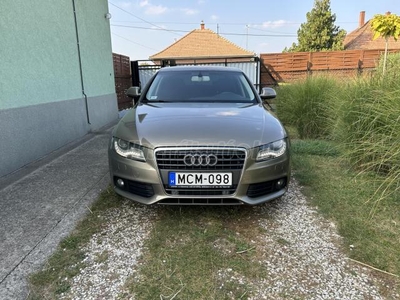 AUDI A4 2.0 TDI DPF B8+Xenon+Parkradar+Manuál 6+