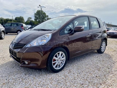 HONDA JAZZ 1.4 Elegance CVT Automata Vezetett szervizkönyv ülésfűtés