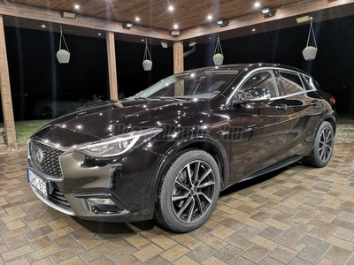 INFINITI Q30 2.2d Premium City Black DCT Videós hirdetés