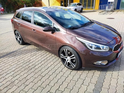 KIA CEE'D SW 1.6 CRDI FIFA Prémium