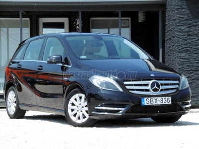 MERCEDES-BENZ B 180 BlueEFFICIENCY MAGYARORSZÁGI-VILÁGOS BELSŐ-LEINFORMÁLHATÓ-VALÓS KM!