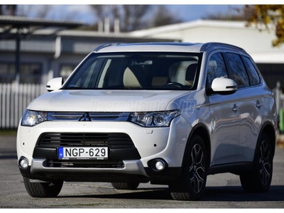 MITSUBISHI OUTLANDER 2.2 DI-D Instyle Navi 4WD (Automata)