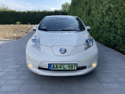 NISSAN LEAF Tekna 30 kWh (Automata) Full 12 Pálcás