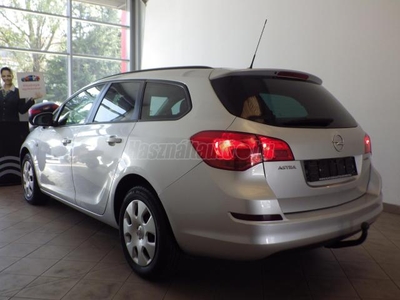 OPEL ASTRA J Sports Tourer 1.4 Enjoy