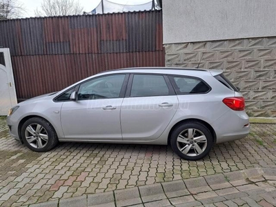 OPEL ASTRA Sports Tourer 1.7 CDTI Cosmo