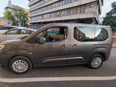 OPEL COMBO Life 1.2 T Enjoy (7 személyes )