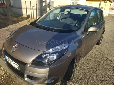 RENAULT SCENIC Scénic 1.5 dCi TomTom