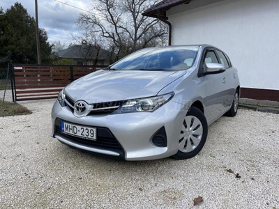 TOYOTA AURIS 1.4 D-4D Active KÉT KULCS.VONÓHOROG