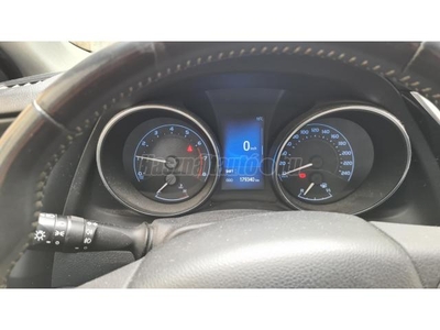 TOYOTA AURIS Touring Sports 1.33 Live TSS