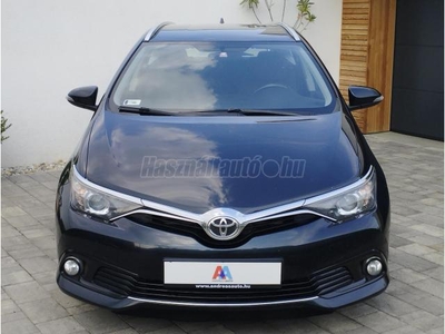 TOYOTA AURIS Touring Sports 1.6 D-4D Active Comfort / 157 E. KM / TOLATÓKAMERA / TEMPOMAT / LED / VEZETETT SZERVIZKÖNYV