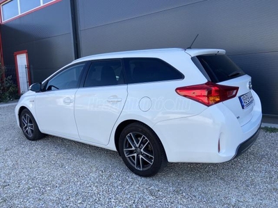 TOYOTA AURIS Touring Sports 1.8 HSD Active (Automata) Tempomat/Kamera/Alufelni