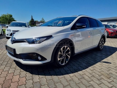 TOYOTA AURIS Touring Sports 1.8 HSD Active MY17 Tempomat (Automata)