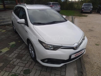 TOYOTA AURIS Touring Sports 1.8 HSD Live Plus (Automata) AKCIÓ !NAVIGÁCIÓ. TEMPOMAT. JÓ ÁLLAPOT