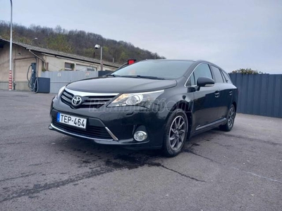 TOYOTA AVENSIS Wagon 1.8 Executive