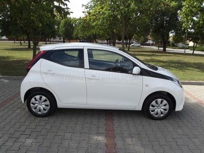 TOYOTA AYGO 1.0 x 30.050 km!!!