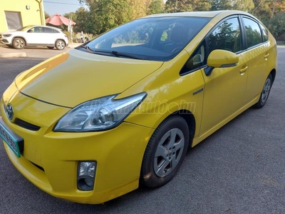 TOYOTA PRIUS 1.8 HSD(Automata)