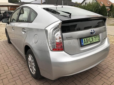 TOYOTA PRIUS PLUG-IN FULL EXTRA!!