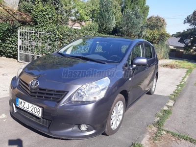 TOYOTA VERSO 2.0 D-4D Luna Toyota AR2 Verso