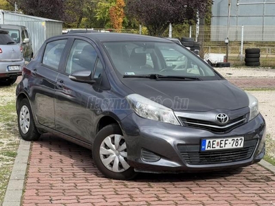 TOYOTA YARIS 1.0 ECO AC Tolató kamera