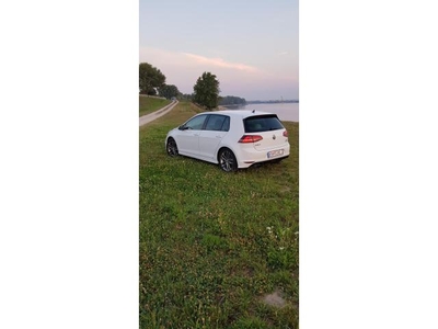 VOLKSWAGEN GOLF VII