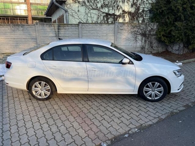 VOLKSWAGEN JETTA VI 2.0 TDI BMT Comfortline