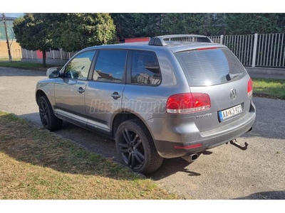 VOLKSWAGEN TOUAREG 3.2 V6 241 lóerős