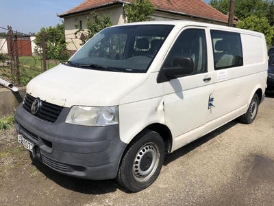 VOLKSWAGEN TRANSPORTER T5 6 személyes tgk