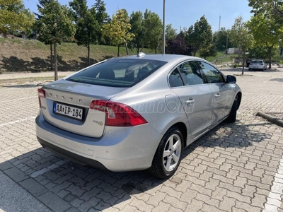 VOLVO S60 1.6 D [D2] Kinetic eDrive