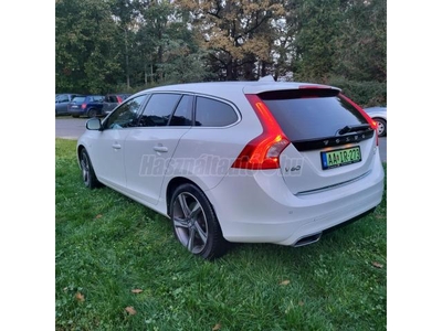 VOLVO V60 2.4 D [D6] PHEV AWD Summum Geartronic