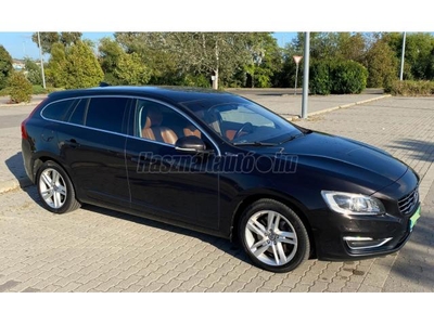 VOLVO V60 2.4 D [D6] PHEV AWD Summum Geartronic Volvo Galériában szervizelt