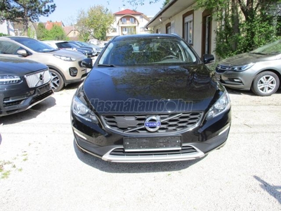 VOLVO V60 Cross Country D4 190LE/NAVI/BŐR/VONÓHOROG/122000 Km