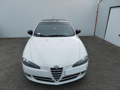 ALFA ROMEO 147 1.6 T. Spark ECO Impression Tempomat. gyári navi. kéttónusú fényezés. PDC. 17 alufelni. 2. tulaj