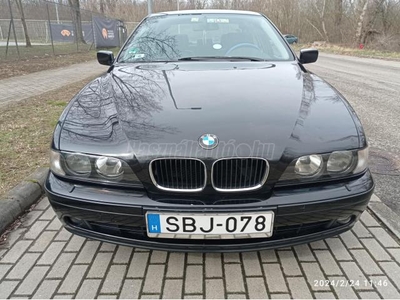 BMW 523i