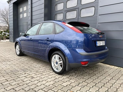 FORD FOCUS 1.6 Ghia SZERVIZELT / MAGYARORSZÁG-i / NAVI / TEMPOMAT