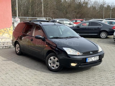 FORD FOCUS 1.6 Ghia ÚJSZERŰGUMI VONÓHOROG SZERVÓKORMÁNY KLÍMA CD-S HIFI 235EKM SZKÖNYV