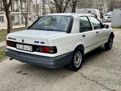 FORD SIERRA 1.6 CL Napfénytetős