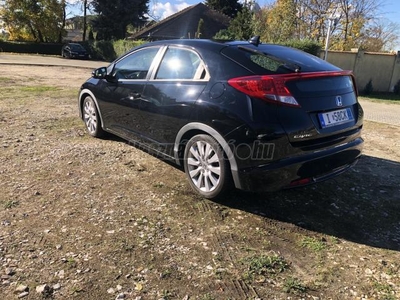 HONDA CIVIC 1.4 S NAVIGÁCIÓ.KAMERA.ÜLÉS FŰTÉS