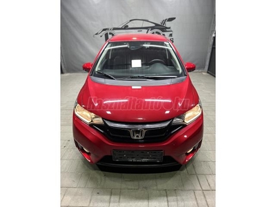 HONDA JAZZ 1.3 Elegance //NAGYKIJELZŐ//PARK.RADAR//VÉGIG VEZETETT SZ.KÖNYV//SÁVTARTÓ//GYÖNYÖRŰ//