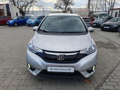 HONDA JAZZ 1.4 Elegance Plus +2 ÉV GARANCIA+1.TULAJ+SZ.KÖNYV+NAVI+KAMERA+RADAR+Ü.FŰTÉS+ROZSDAMENTES+GYÖNYÖRŰ+