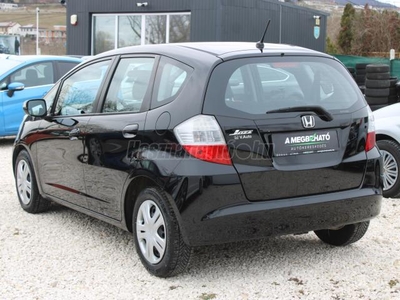 HONDA JAZZ 1.4 S Digit klíma Tolatóradar Rozsdamentes karosszéria Friss szerviz