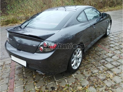 HYUNDAI COUPE 2.0 Dynamic VEZETETT SZERVIZKÖNYV!