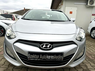 HYUNDAI I30 1.6 CRDi LP Go! Brasil Plus Navigáció.Tolatókamera.2 Zónás digitklíma.Ülésfűtés.Led fényszórók!