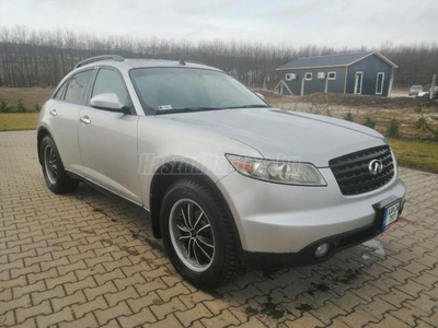 INFINITI FX35 3.5 V6