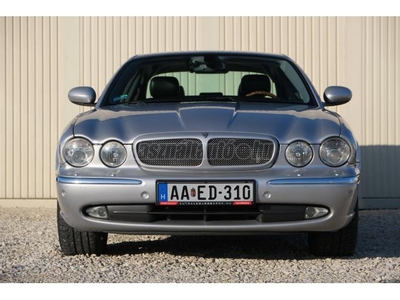 JAGUAR XJR 4.2 V8 S C (Automata) MEGKÍMÉLT// RENDSZERESEN KARBANTARTOTT