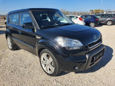 KIA SOUL 1.6 LX NAVIGÁCIÓ. USB. 18-AS ALUFELNI