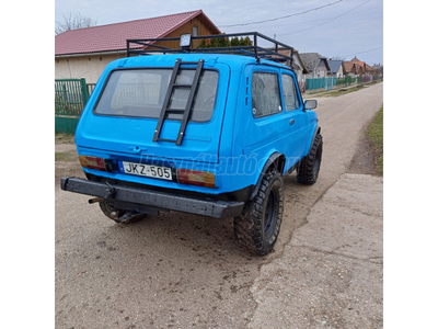 LADA NIVA 2121